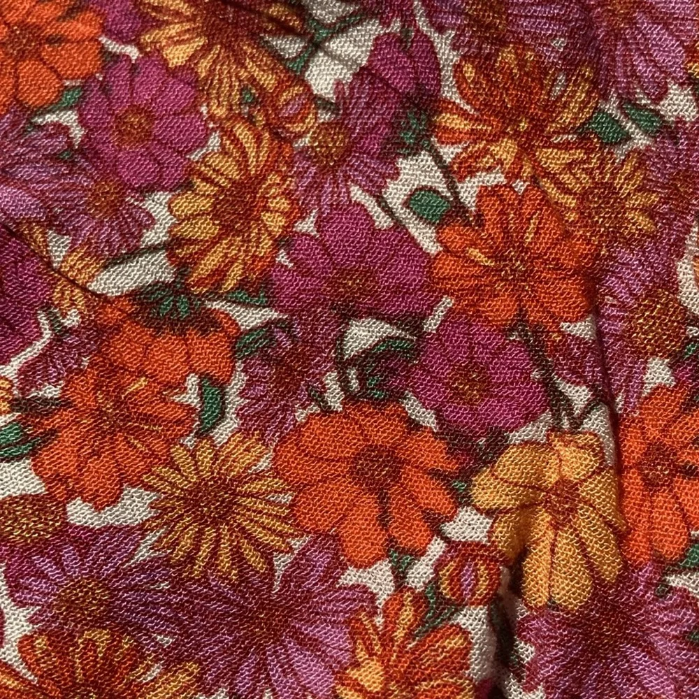 3/$24 SO crop top floral print smocked bodice puff sleeve boho cottagecore L jr - Picture 17 of 17